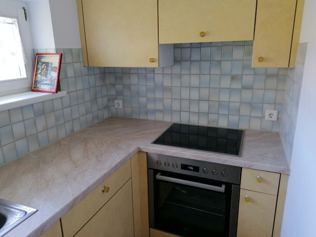 Sanierte Terrassenwohnung mit Parkplatz und großer Terrasse in Top-Lage!