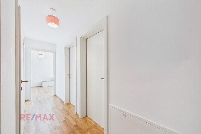 Helle 4-Zimmer-Wohnung mit Balkon in ruhiger Lage von Schlins