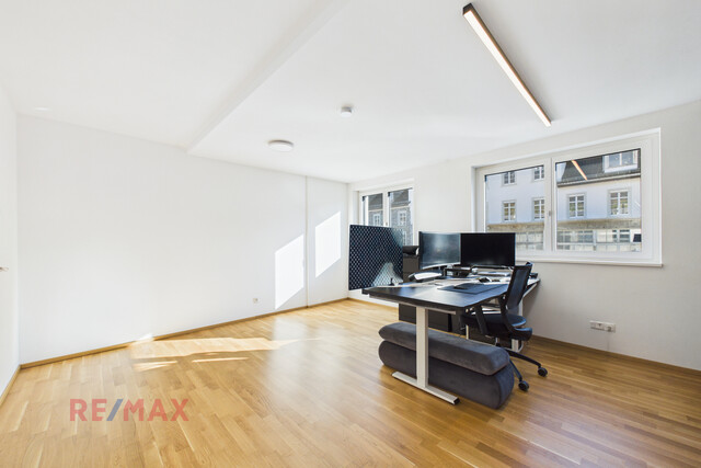 Helle 4-Zimmer-Wohnung mit Balkon in ruhiger Lage von Schlins