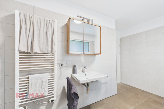 Helle 4-Zimmer-Wohnung mit Balkon in ruhiger Lage von Schlins