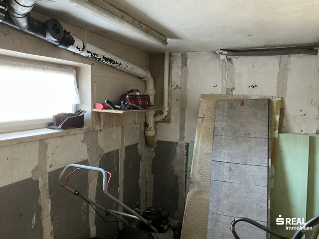 Altes Haus in sehr sonniger Lage an einer Sackgasse