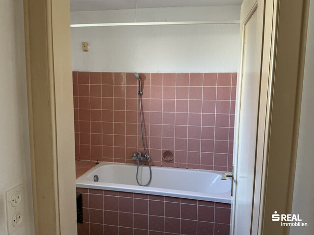 Altes Haus in sehr sonniger Lage an einer Sackgasse