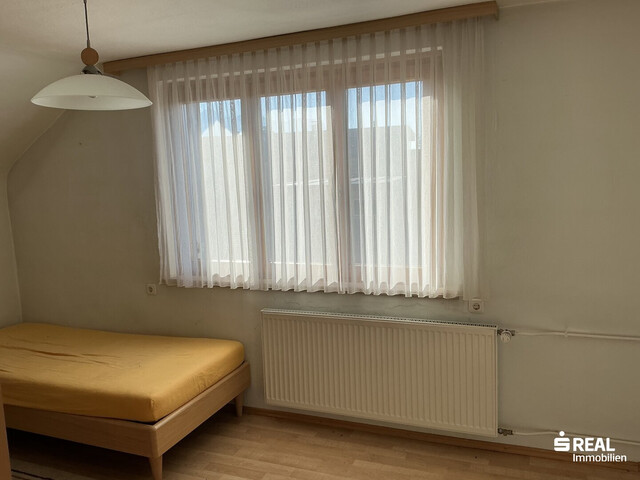 Altes Haus in sehr sonniger Lage an einer Sackgasse