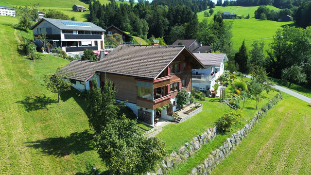 Zweifamilienhaus mit herrlicher Aussicht in Langenegg