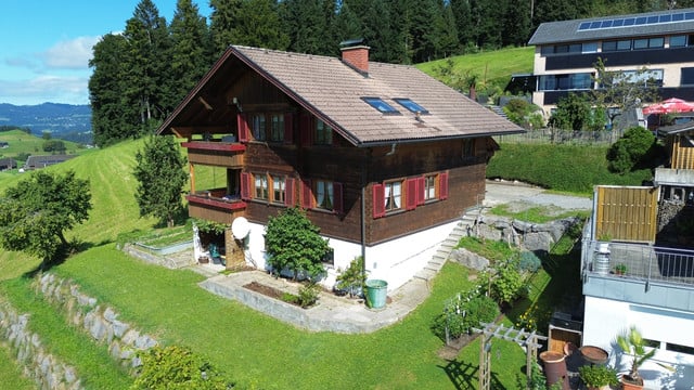 Zweifamilienhaus mit herrlicher Aussicht in Langenegg