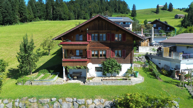 Zweifamilienhaus mit herrlicher Aussicht in Langenegg