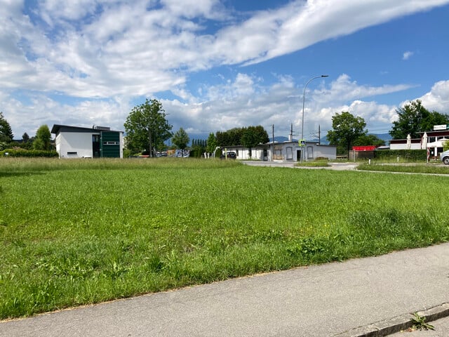 Grundstück in Top-Werbelage an der  B190