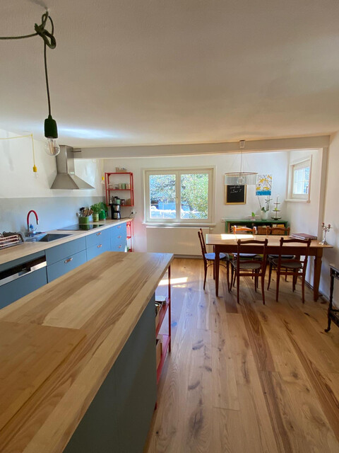 Schöne Wohnung/halbes Haus in schönem Wohngebiet 