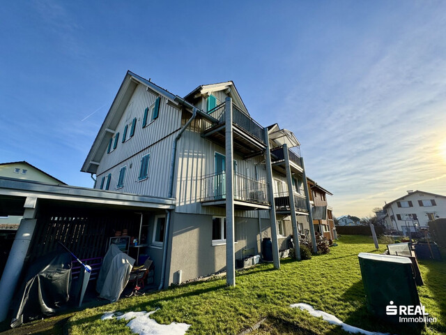 Tolle 2-Zimmerwohnung mit Balkon & Carportparkplatz