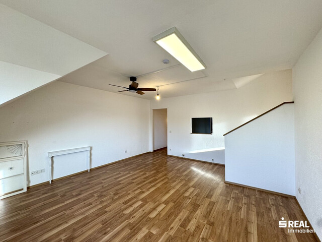Tolle 2-Zimmerwohnung mit Balkon & Carportparkplatz