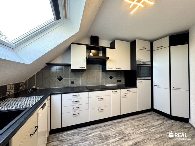 Tolle 2-Zimmerwohnung mit Balkon & Carportparkplatz