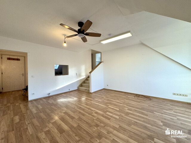 Tolle 2-Zimmerwohnung mit Balkon & Carportparkplatz