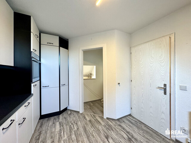 Tolle 2-Zimmerwohnung mit Balkon & Carportparkplatz