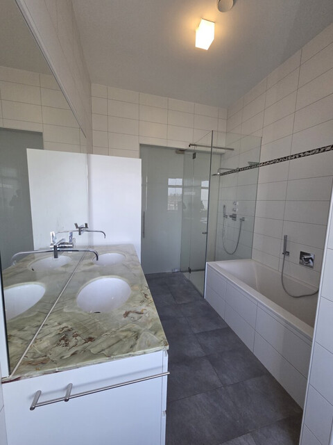 Direkte Seelage: Hochwertige 4-Zimmerwohnung, Traum-Seeblick in Lochau zum mieten!