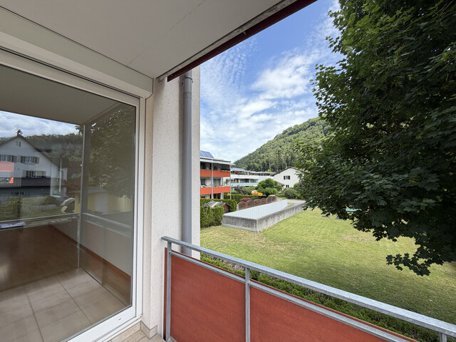Schöne und sonnige  3-Zimmer-Wohnung mit 2 Tiefgaragenplätzen