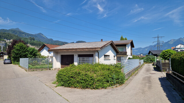 Gepflegtes Zweifamilienhaus in ruhiger Lage