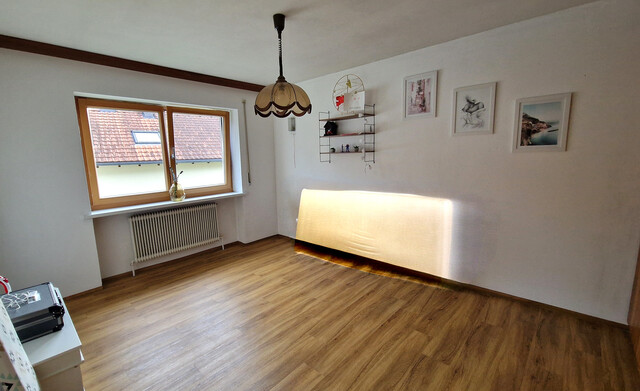 Gepflegtes Zweifamilienhaus in ruhiger Lage