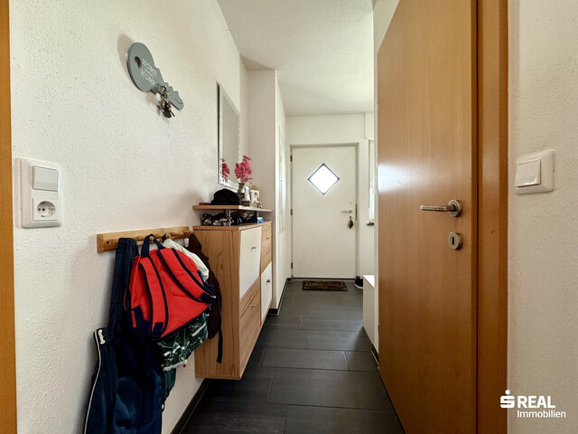 NEUER PREIS : Doppelhaushälfte in Ruhelage