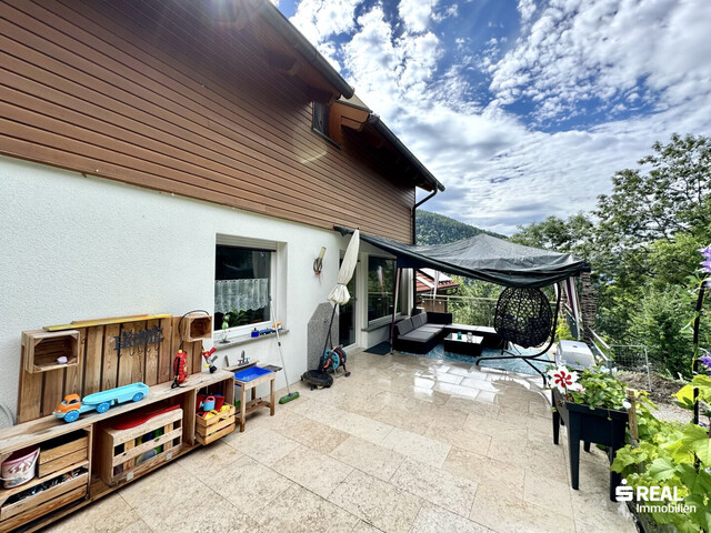 NEUER PREIS : Doppelhaushälfte in Ruhelage