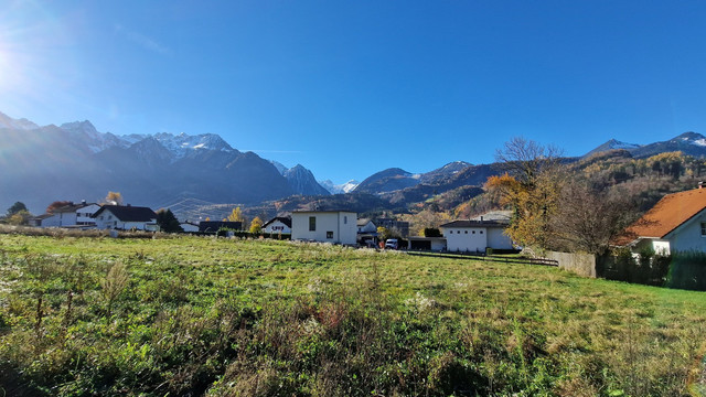 Sonniges Grundstück in ruhiger Lage