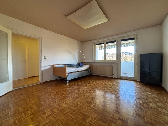 helle 2,5 Zimmer Wohnung mit Balkon