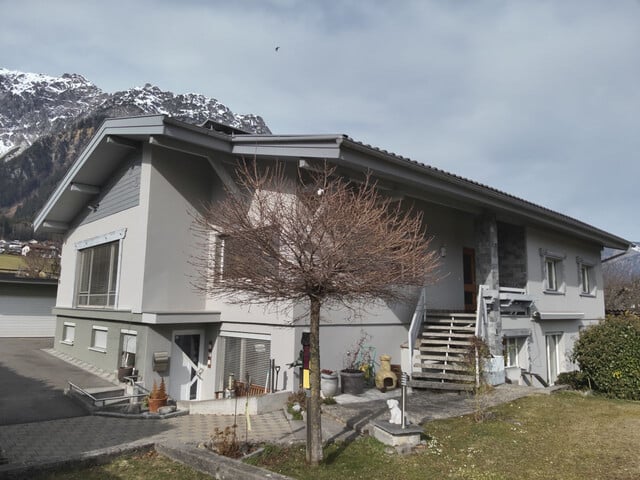 GEPFLEGTES 2 FAMILIENHAUS MIT VIEL PLATZ