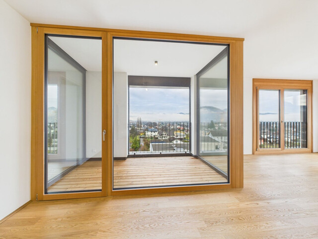 Helle, großzügige 2-Zimmer-Wohnung mit einmaligem Blick übers Rheintal
