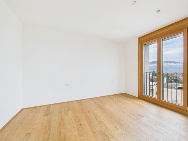 Helle, großzügige 2-Zimmer-Wohnung mit einmaligem Blick übers Rheintal