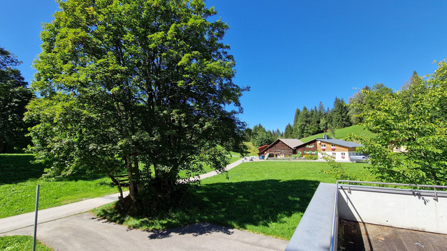 Großzügiges Ferienhaus in idyllischer Lage zu verkaufen