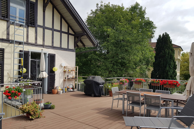 Stilvolle Altbau-Wohnung mit Garage, Balkon, Terrasse und Garten in Jahrhundertwendevilla