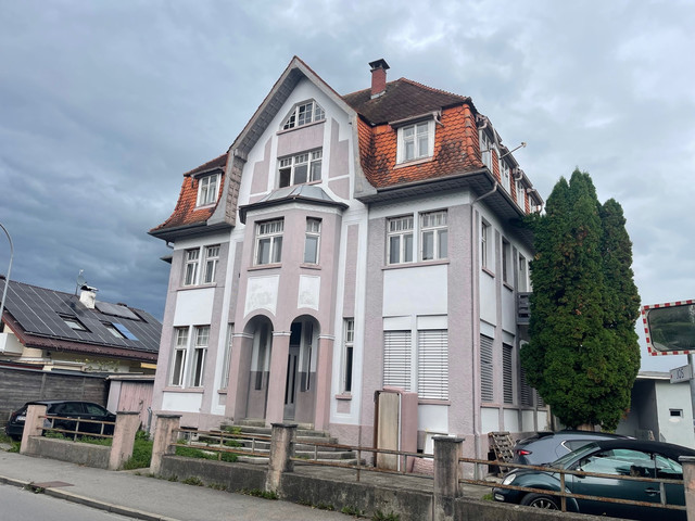 Sanierungsbedürftige -Historische Villa in Lustenau wird hier zum Kauf Angeboten