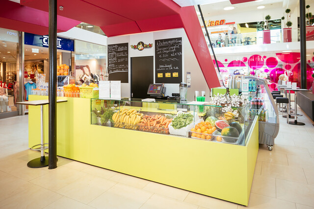 Snack- und Früchtebar im Einkaufszentrum Stadtmarkt Dornbirn, ab Jänner 2027 frei