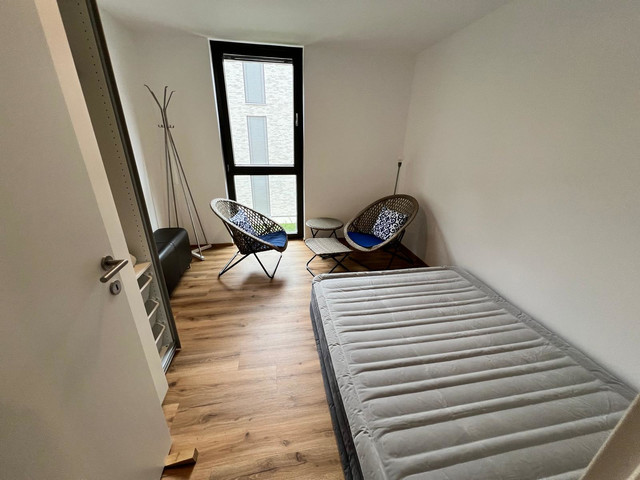 Hochwertige 3-Zimmer-Wohnung in Höchst zu vermieten. Moderner, lichtdurchfluteter Neubau mit Terrasse, Einbauküche und Tiefgaragenstellplatz..