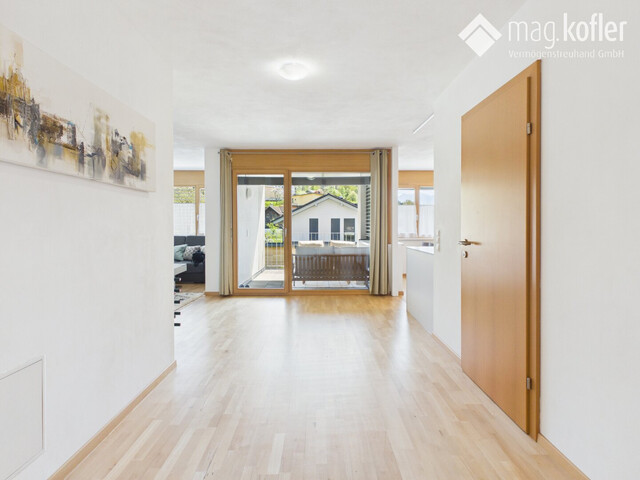 Lichtdurchflutete 3-Zimmer Wohnung mit Loggia in Weiler