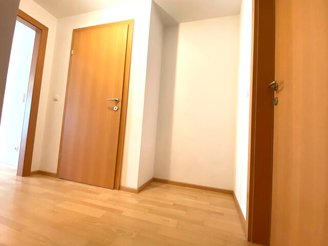 Sanierte 3-Zimmer Gartenwohnung mit Garage, Terrasse, Garten und Keller in Top-Lage!