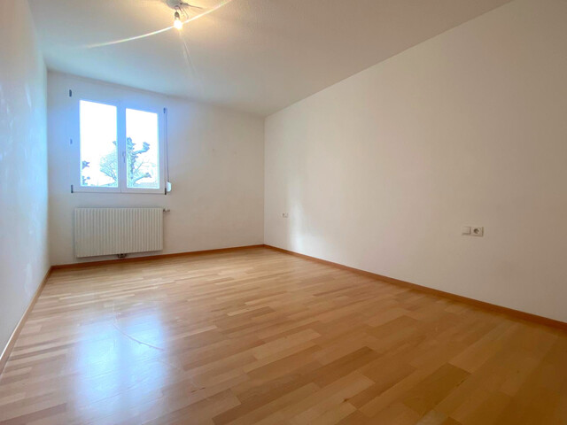 Sanierte 3-Zimmer Gartenwohnung mit Garage, Terrasse, Garten und Keller in Top-Lage!