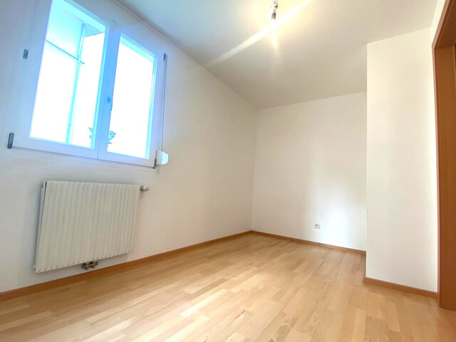 Sanierte 3-Zimmer Gartenwohnung mit Garage, Terrasse, Garten und Keller in Top-Lage!