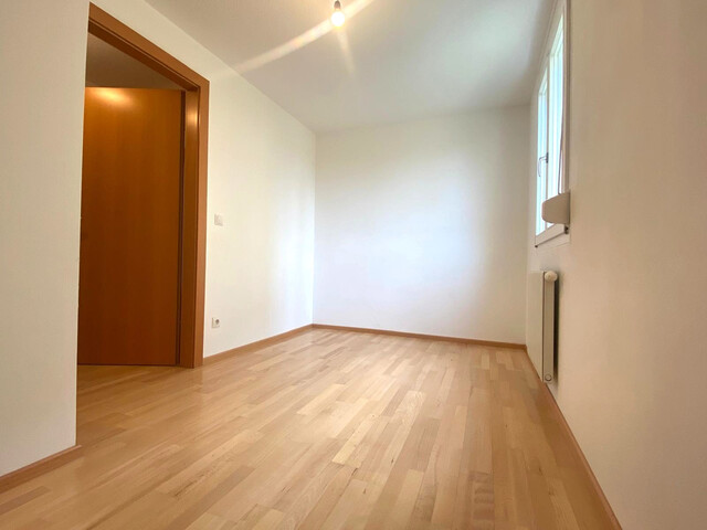 Sanierte 3-Zimmer Gartenwohnung mit Garage, Terrasse, Garten und Keller in Top-Lage!