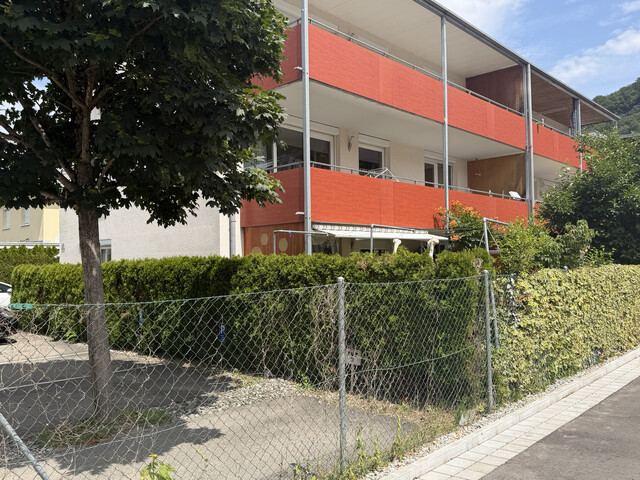 Schöne und sonnige  3-Zimmer-Wohnung mit 2 Tiefgaragenplätzen