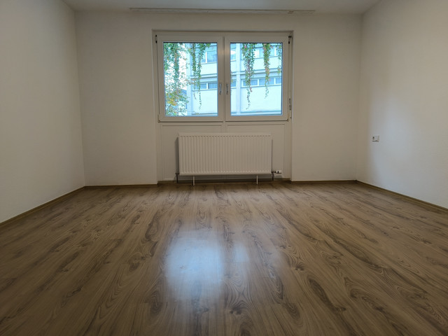 2-Zimmer-Gartenwohnung (saniert) in zentraler Lage mit Tiefgarage