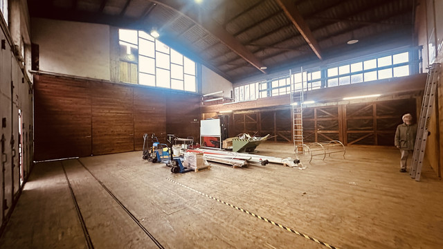 1.600m² stützenfreie hohe Multifunkt-Hallen + 1.500m² asphalt Freiflä i Lauterach, Autobahnnähe