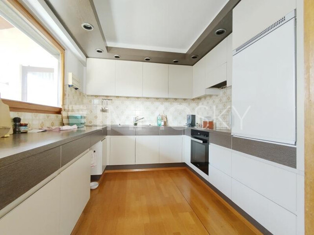 Großzügiges Haus in ruhiger Sackgasse  Wohnen im Grünen