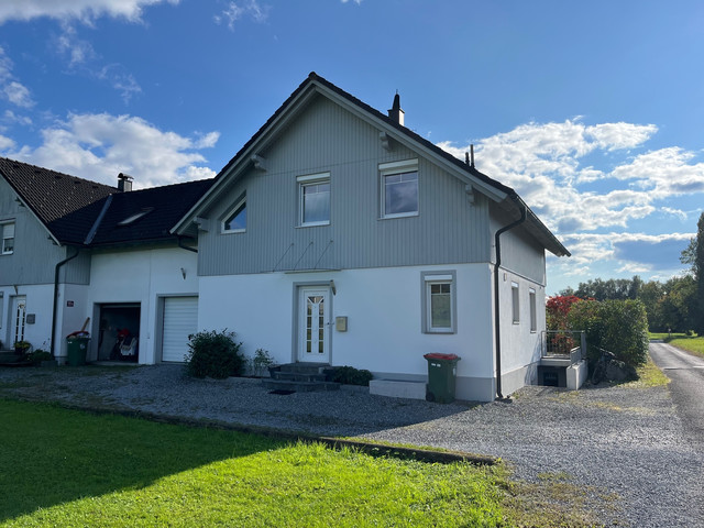 Provisionsfreie Doppelhaushälfte mit Balkon und Garten mitten im Grünen!