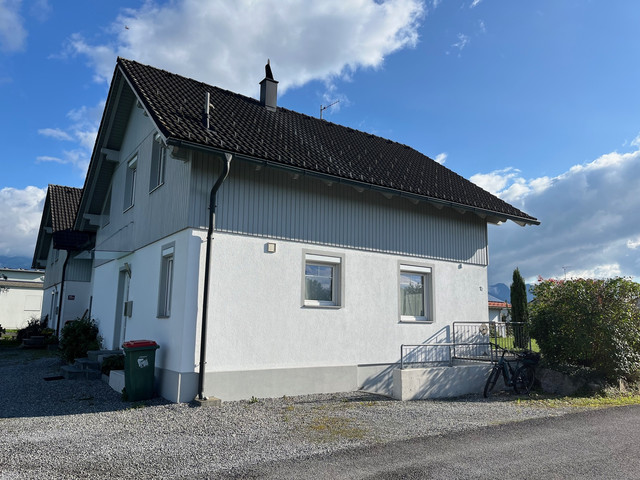 Provisionsfreie Doppelhaushälfte mit Balkon und Garten mitten im Grünen!