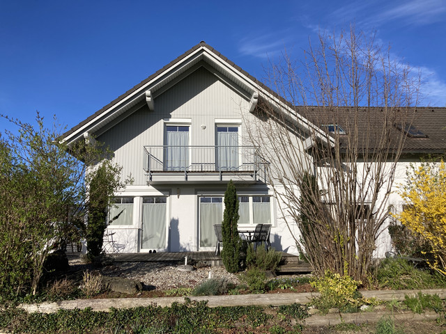 Provisionsfreie Doppelhaushälfte mit Balkon und Garten mitten im Grünen!