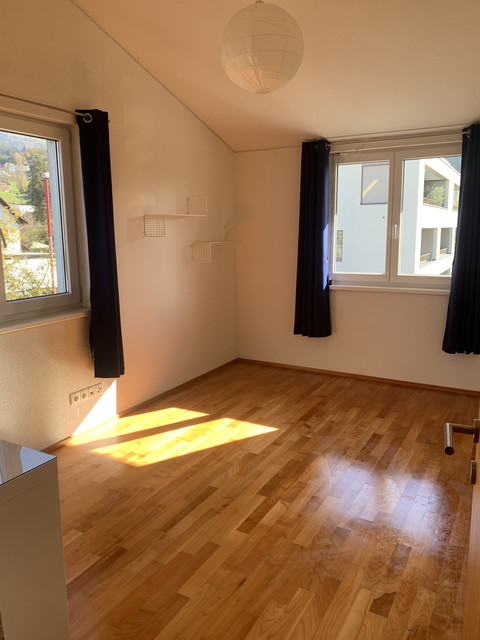 Traumhafte Dachgeschosswohnung mit Garten, 2 Stellplätzen, Balkon & Terrasse!