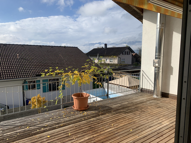 Traumhafte Dachgeschosswohnung mit Garten, 2 Stellplätzen, Balkon & Terrasse!