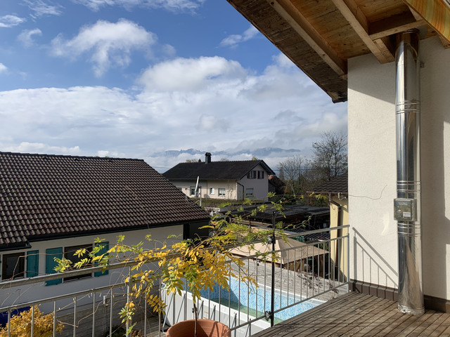 Traumhafte Dachgeschosswohnung mit Garten, 2 Stellplätzen, Balkon & Terrasse!