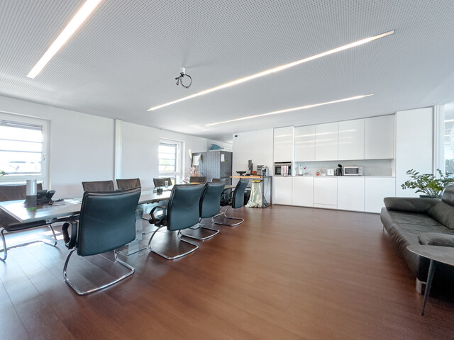 Attraktives Wohn- und Geschäftshaus in frequentierter Lage von Hard