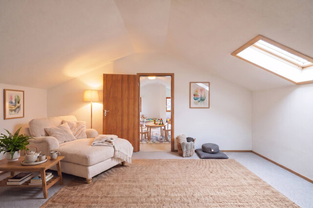 Naturidyll mit Weitblick in Frastanz: EFH auf 2.170 m² Grund, flexible Nutzung, Studio & Großgarage